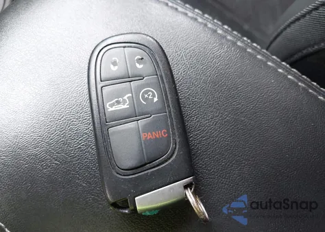 2019 Jeep Cherokee Limited 4X4 z USA, uszkodzony, nr VIN 1C4PJMDX6KD409741